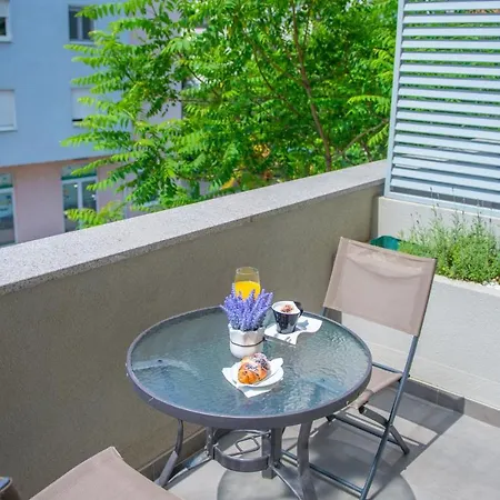Sun Apartment
