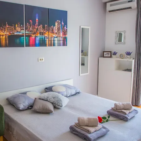 Sun Apartment *